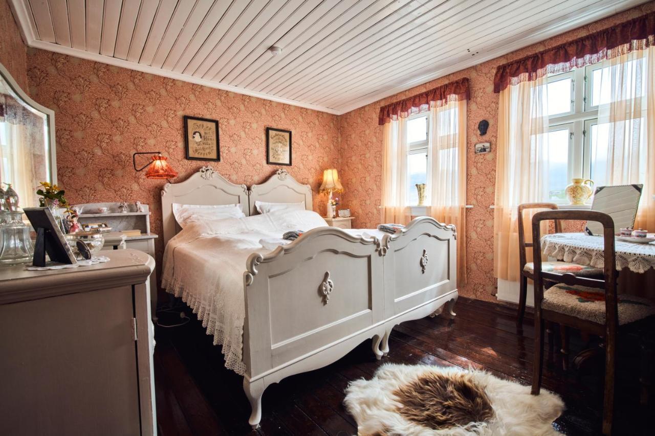 Heima I Stovu Hotel Hvalba Luaran gambar